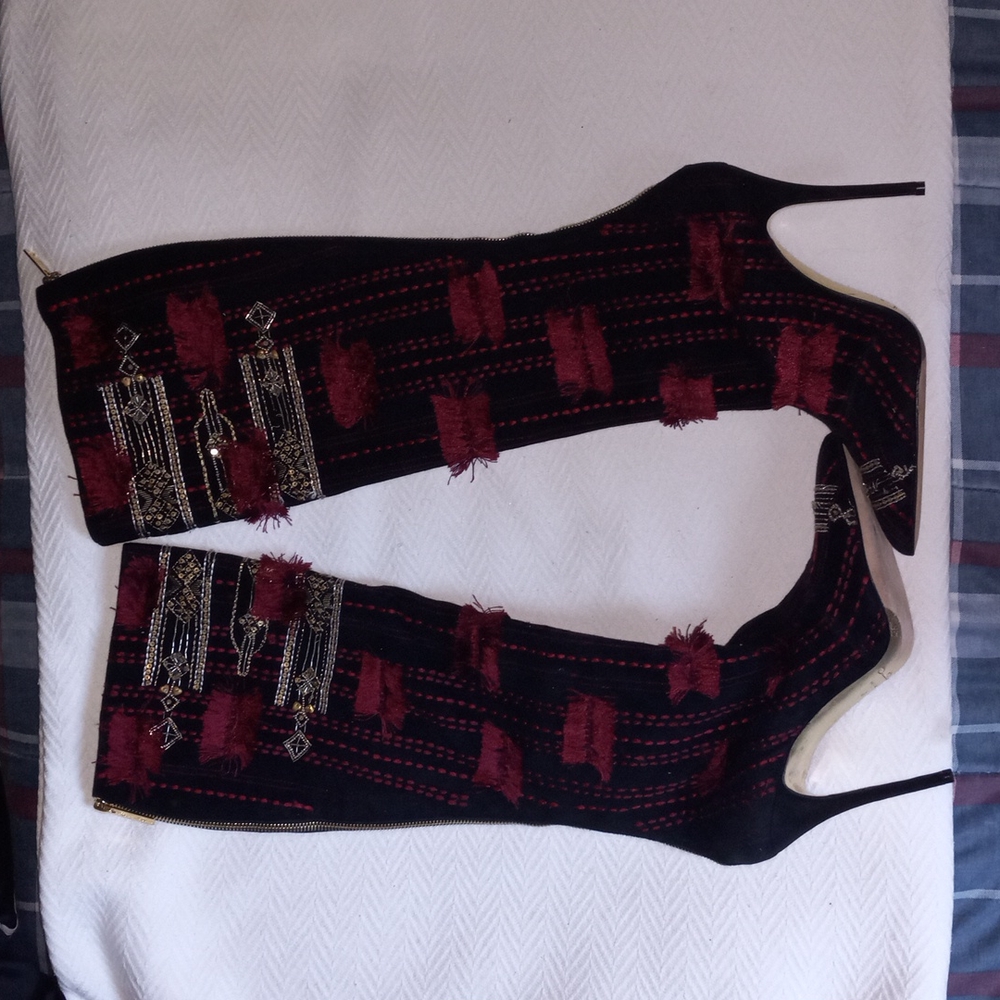 Oscar de la renta hand embroidered Boots